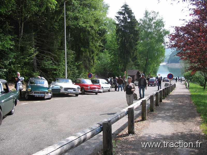 2011_CVAAM_35ans_12_Bateau-Mouche (7).JPG - 35 Ans du CVAAM, sortie dans le Doubs et le Jura, du 26 Avril au 1er Mai 2011, le Lac de Vouglans, déjeuner-croisière